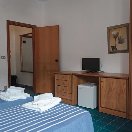 Hotel Mediterraneo 구아디아피에몬테세테르메 외부 사진