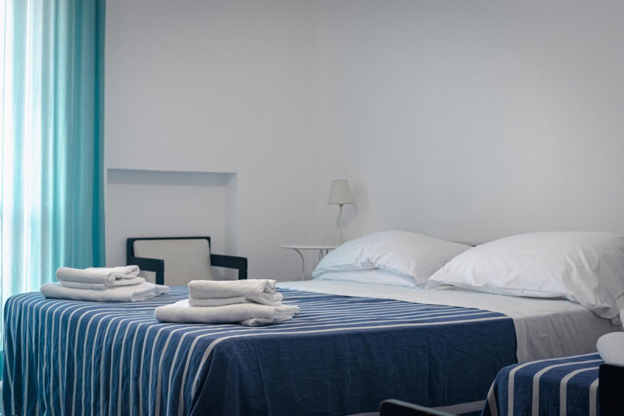 Hotel Mediterraneo 구아디아피에몬테세테르메 외부 사진